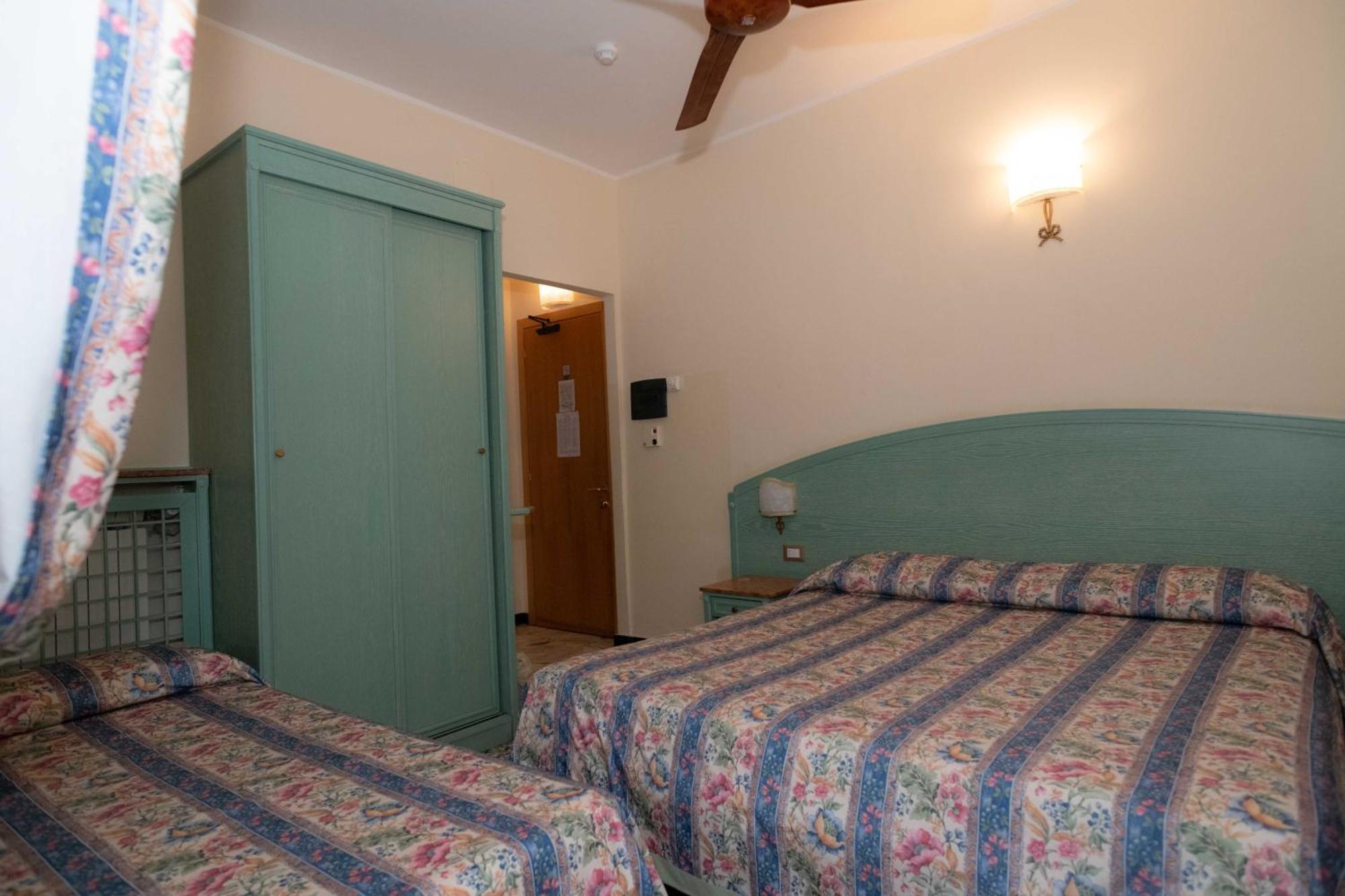 Hotel Magnolia Albenga Exterior photo