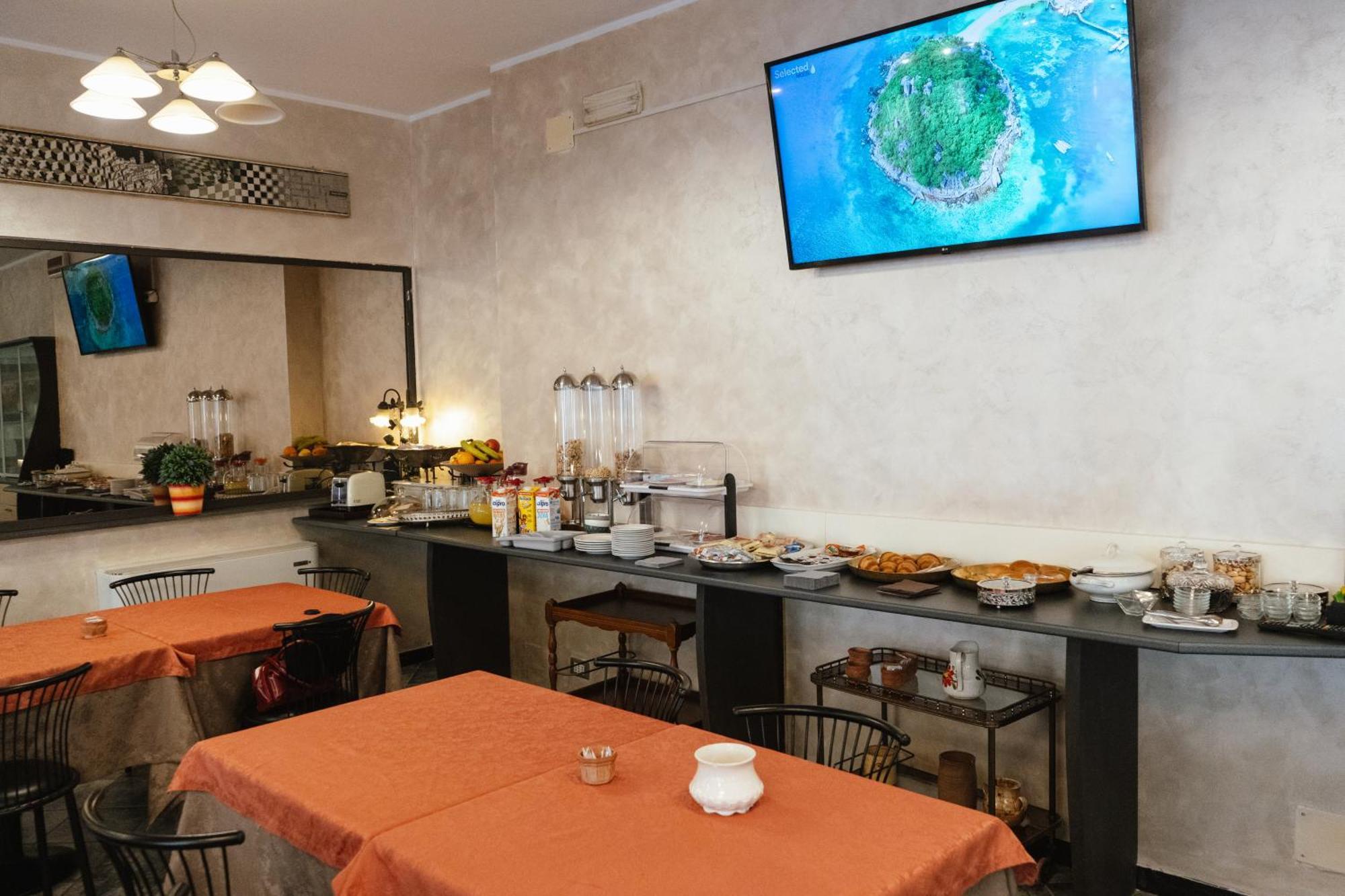 Hotel Magnolia Albenga Exterior photo