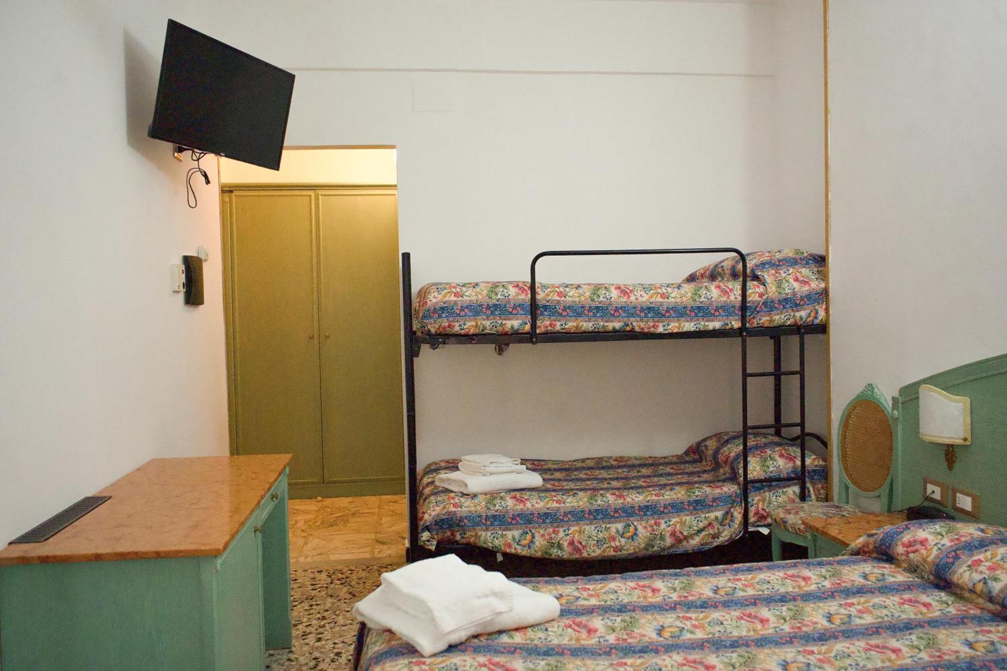 Hotel Magnolia Albenga Exterior photo